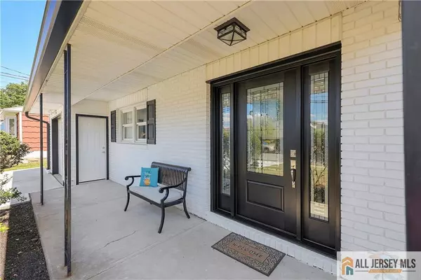 North Brunswick, NJ 08902,1464 Columbia DR