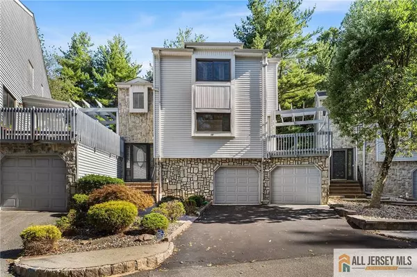 14 Snowbell CT, East Brunswick, NJ 08816