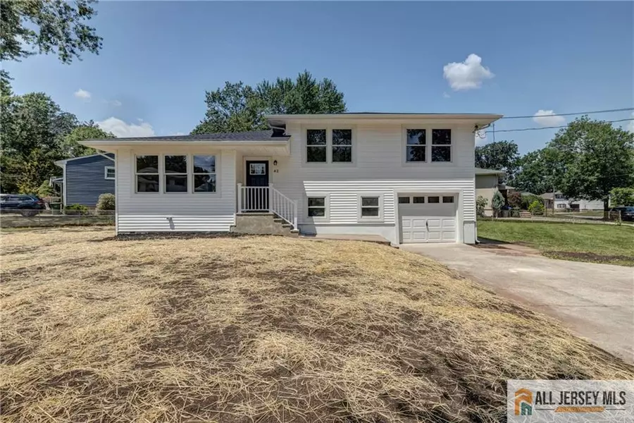 42 Larchmont RD, Edison, NJ 08837