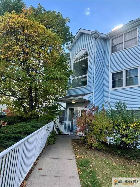 New Brunswick, NJ 08901,826 Edpas RD #826