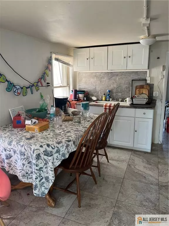 New Brunswick, NJ 08901,34 Bartlett ST