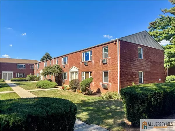 Edison, NJ 08817,66 Fox RD #9B