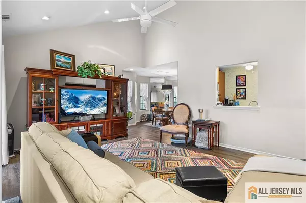 1511 Pebble PL #1511, Sayreville, NJ 08859