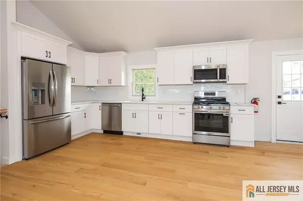 Fords, NJ 08863,4 Carr PL