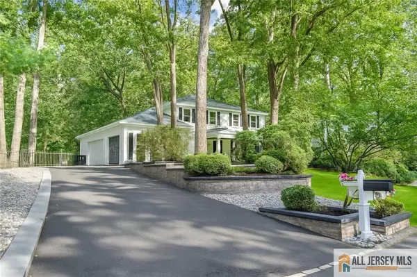 15 Crommelin CT, East Brunswick, NJ 08816