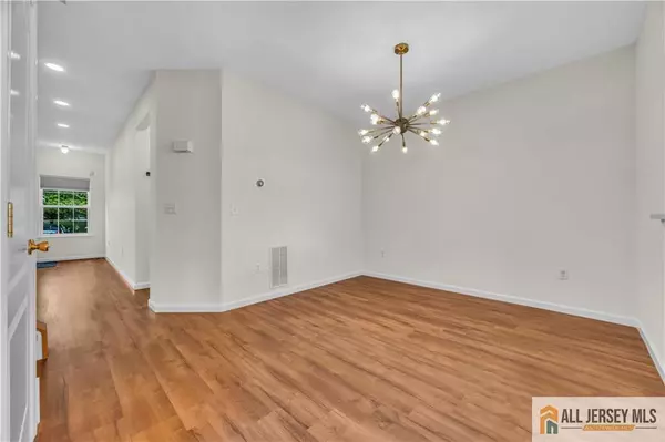 South Plainfield, NJ 07080,1010 Margaret CT