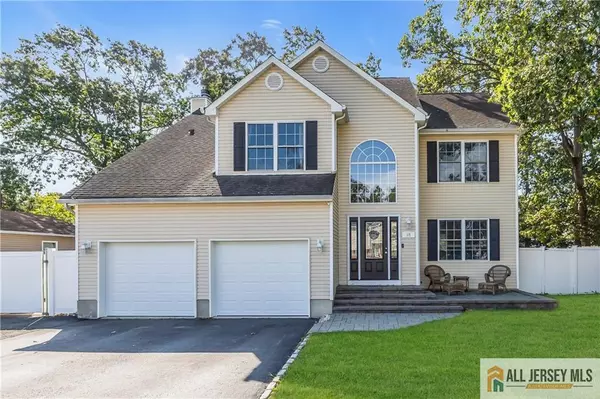 65 Bentley AVE, Old Bridge, NJ 08857