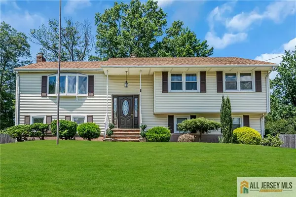 Edison, NJ 08820,8 Whitehall AVE