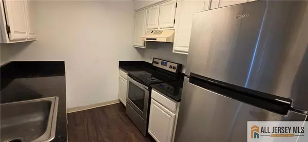 Plainsboro, NJ 08536,602 Ravens Crest DR #602