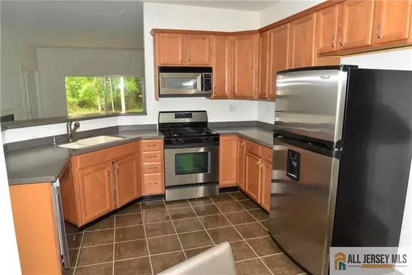 2103 Neville CT, Franklin, NJ 08873