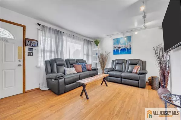 Edison, NJ 08837,1 Yuro DR
