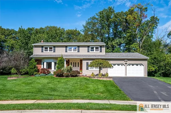 5 Queens RD, East Brunswick, NJ 08816