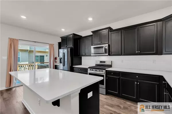 Jamesburg, NJ 08831,504 E International RD #504