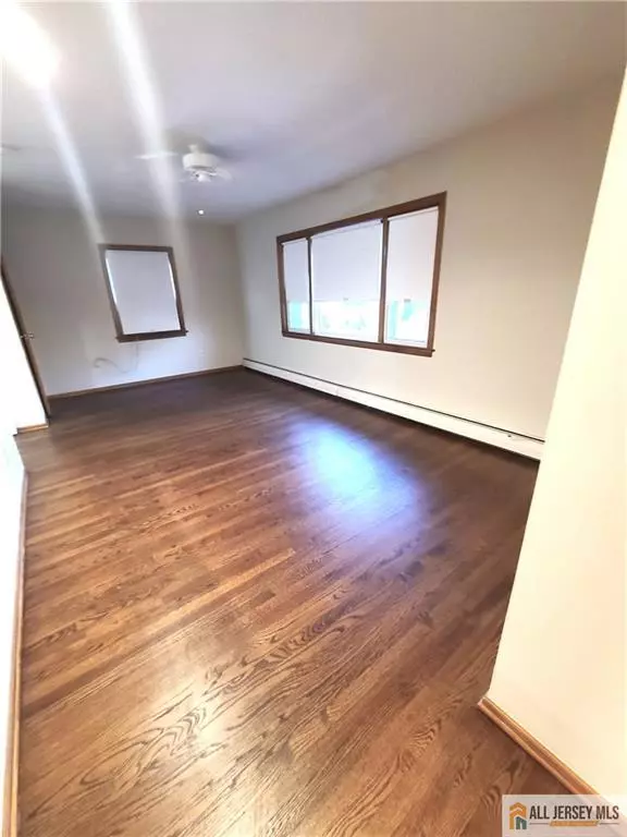 Metuchen, NJ 08840,257 Central AVE