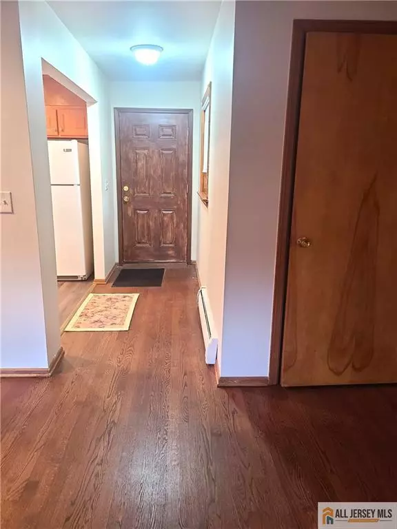 Metuchen, NJ 08840,257 Central AVE