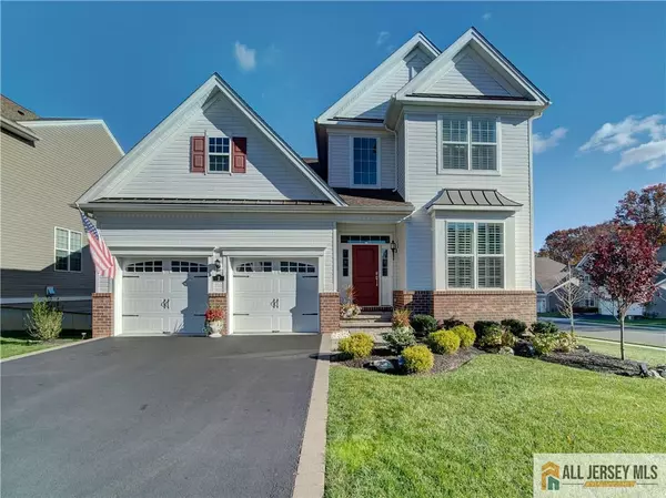 2 Pelican CT, Ocean, NJ 07712