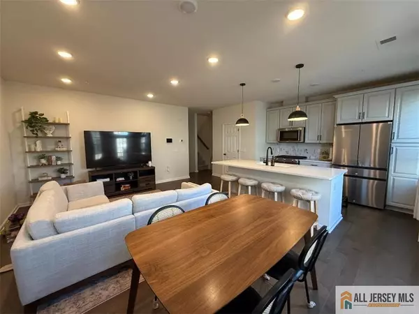 13 Sternadori RD, Somerville, NJ 08876