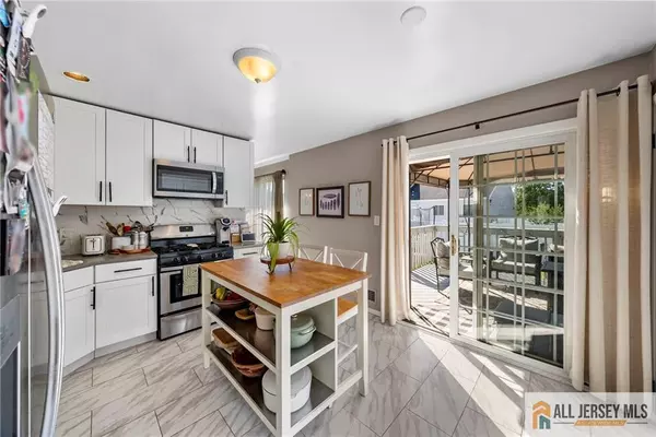 South Plainfield, NJ 07080,222 Oak Tree AVE