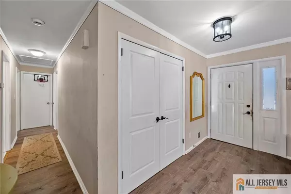 South Plainfield, NJ 07080,222 Oak Tree AVE