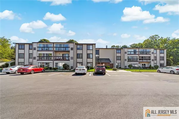 Monroe, NJ 08831,278 Crosse DR #3G