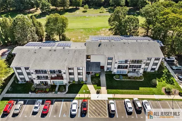 Monroe, NJ 08831,278 Crosse DR #3G