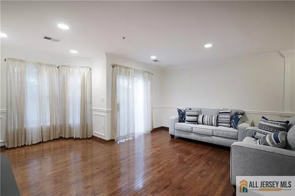 South Amboy, NJ 08879,125 Adamecs WAY #26