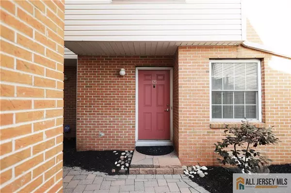 South Amboy, NJ 08879,125 Adamecs WAY #26