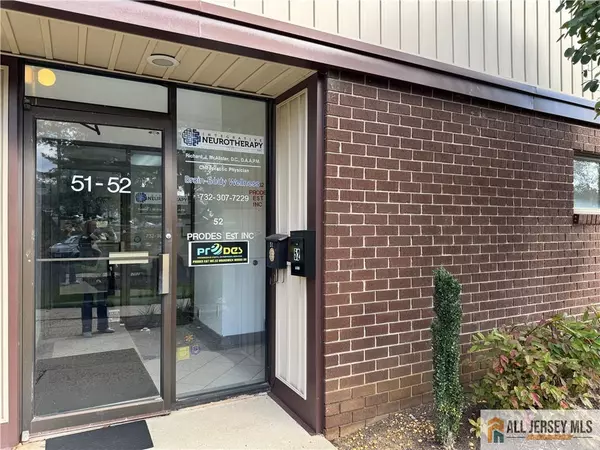 East Brunswick, NJ 08816,52 Brunswick Woods DR