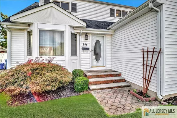 Old Bridge, NJ 08857,306 Austin AVE