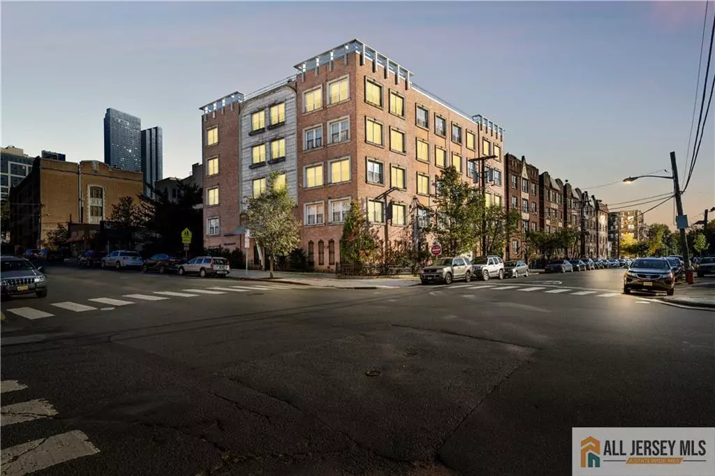 Jersey City, NJ 07306,45 Broadway AVE #302