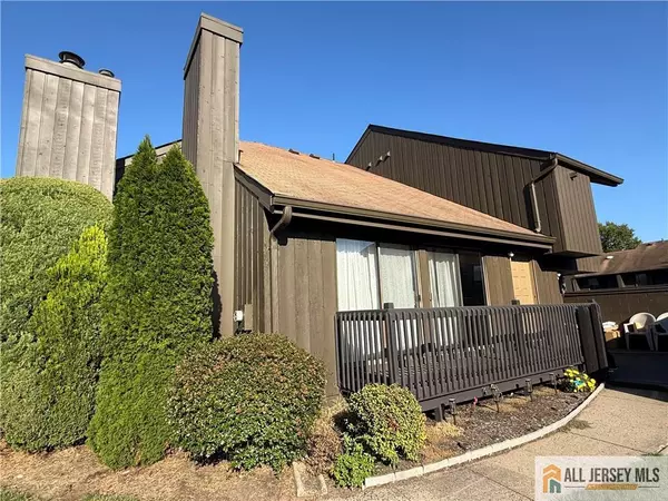 105 Westgate DR #105, Edison, NJ 08820