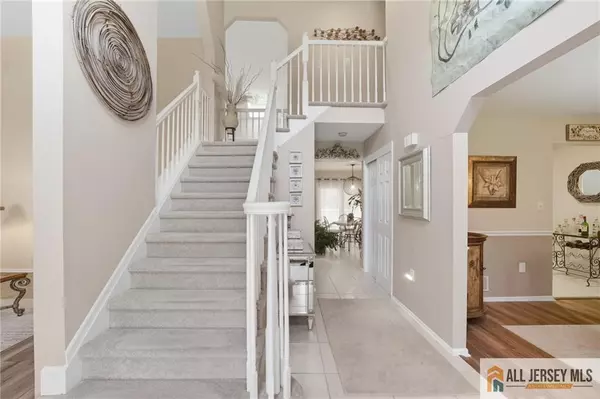 Monroe, NJ 08831,2 Guinevere RD