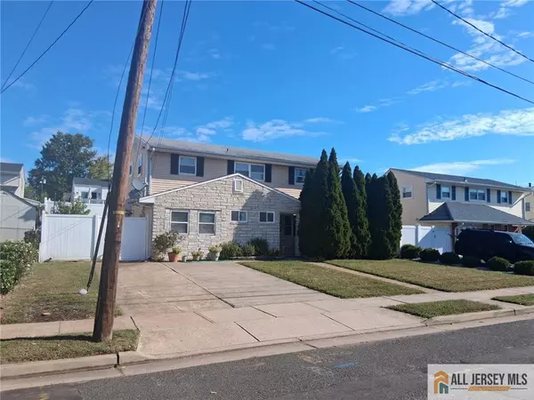 Carteret, NJ 07008,140 Whitman ST
