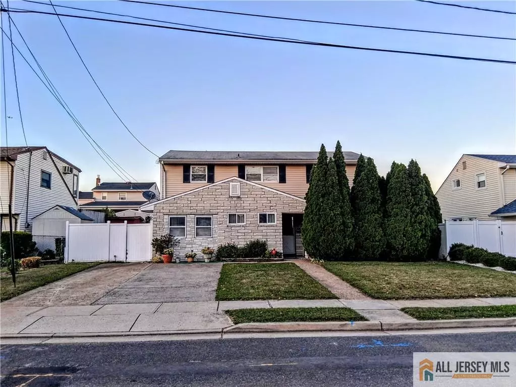 Carteret, NJ 07008,140 Whitman ST