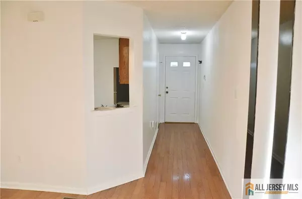 Sayreville, NJ 08859,87 Farnham SQ #287