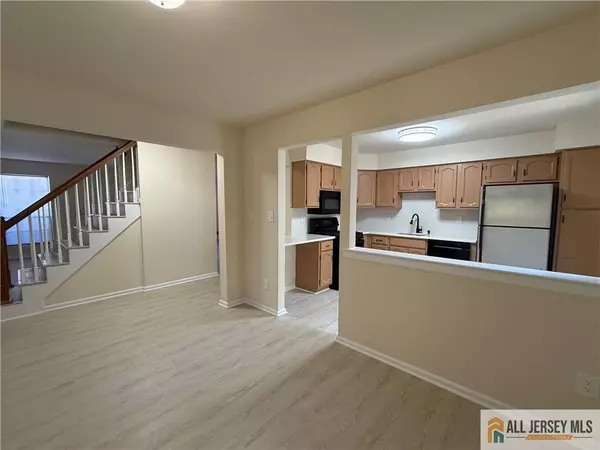 Edison, NJ 08820,2305 Deerfield DR #2305