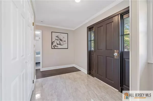 South Brunswick, NJ 08824,35 Emerald RD