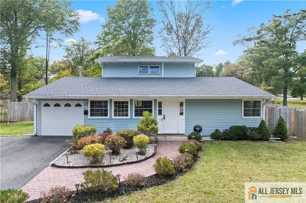South Brunswick, NJ 08824,35 Emerald RD