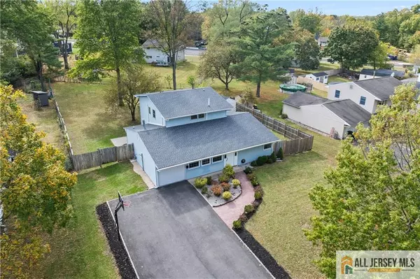 South Brunswick, NJ 08824,35 Emerald RD