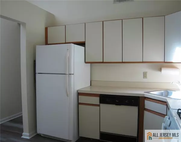 North Brunswick, NJ 08902,152 Darwin LN