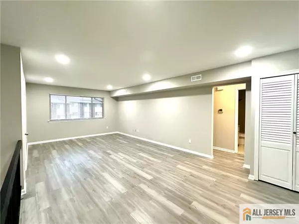 South Brunswick, NJ 08540,1310 Bradley CT