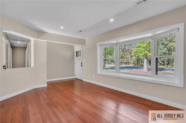 South Brunswick, NJ 08824,107 Finnegan LN