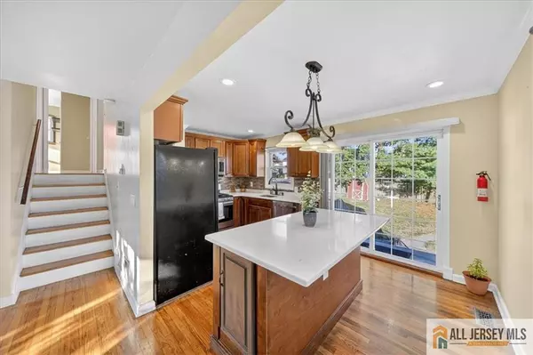 Edison, NJ 08817,6 Dundar RD