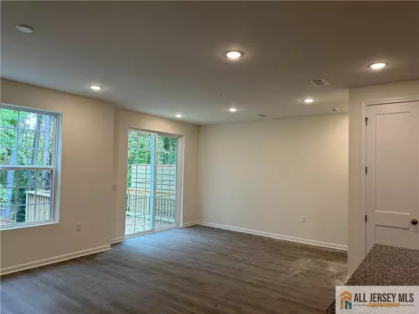 Warren, NJ 07059,118 Myrtle RD