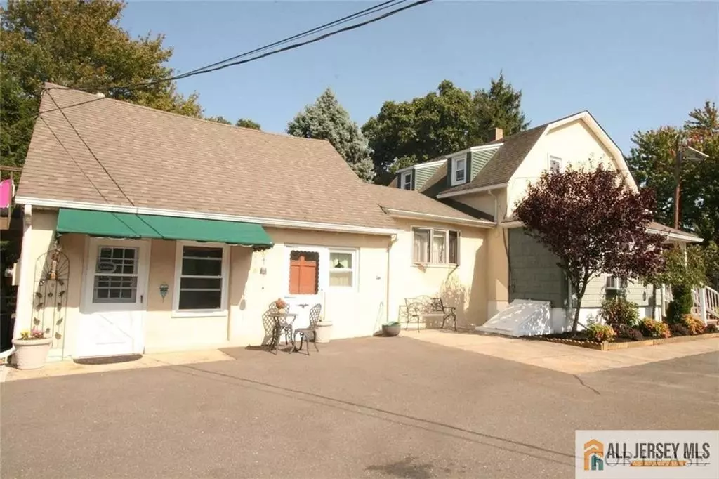 South Plainfield, NJ 07080,307 Oak Tree AVE