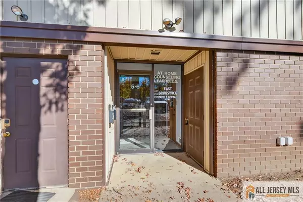East Brunswick, NJ 08816,6 Brunswick Woods DR
