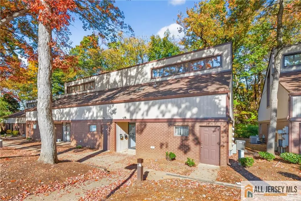 East Brunswick, NJ 08816,6 Brunswick Woods DR