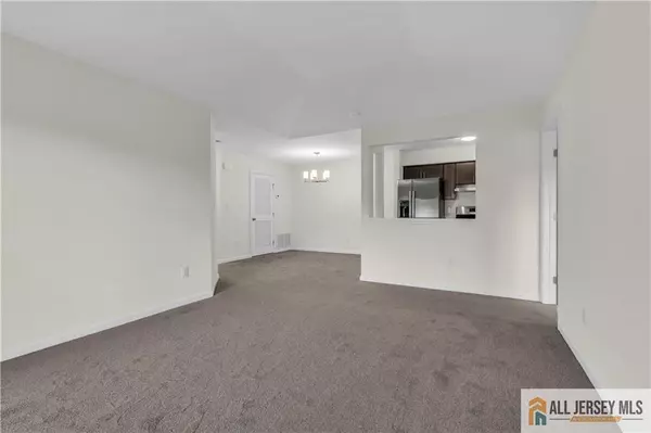 Edison, NJ 08817,1237 Waterford DR #1237