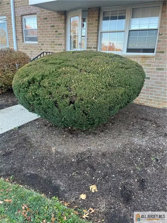 East Brunswick, NJ 08816,363 Cranbury RD #B7