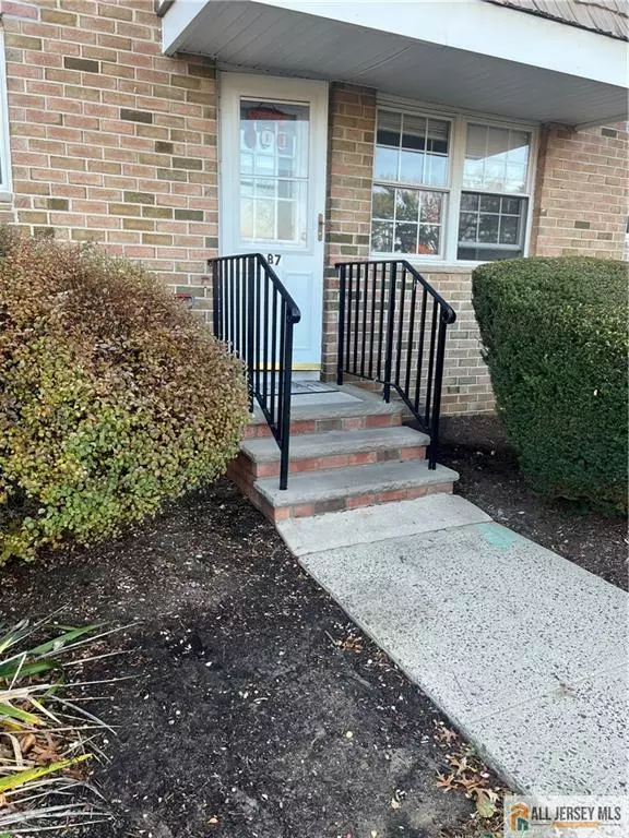 East Brunswick, NJ 08816,363 Cranbury RD #B7